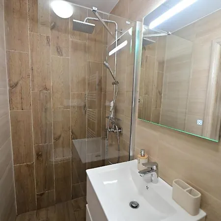 Apartment In The Heart Of *